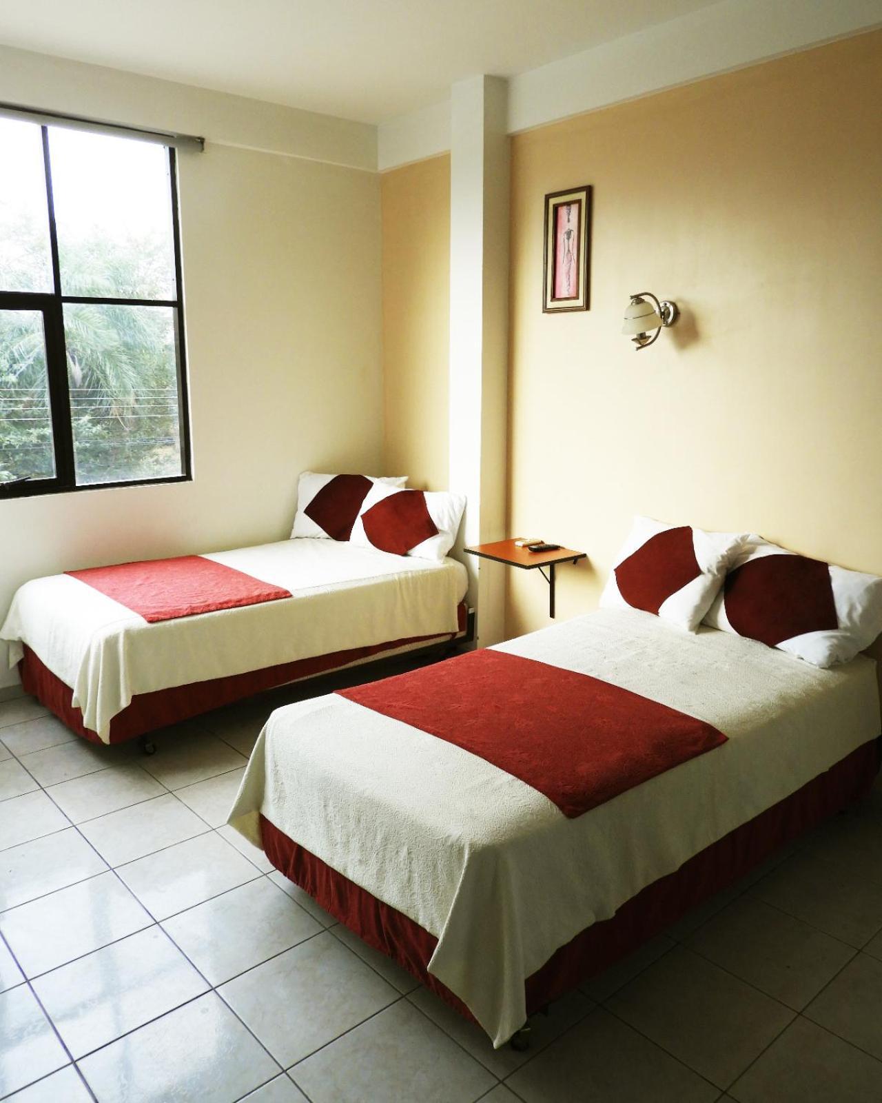 Hotel Plaza Center 圣克鲁斯 外观 照片