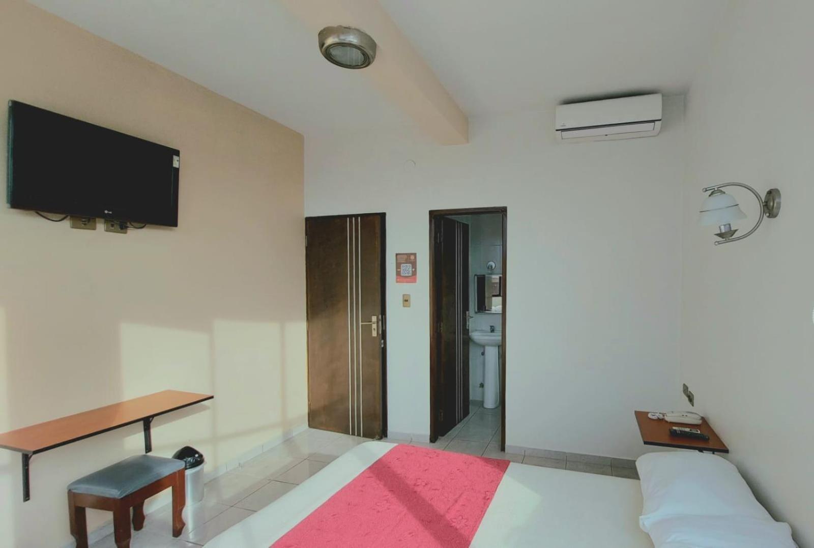 Hotel Plaza Center 圣克鲁斯 外观 照片